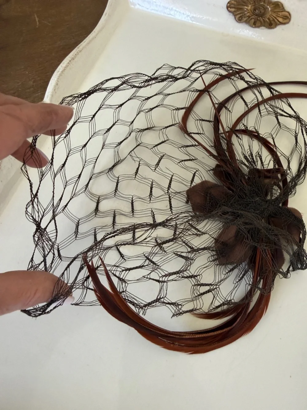 Vintage Brown Velvet Feather Flower Fascinator Hat Headpiece - Picture 4 of 11